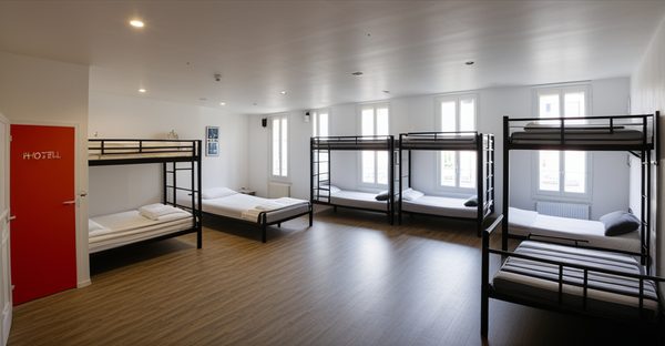 Auberge de jeunesse à la rochelle : confort, tarifs et services essentiels